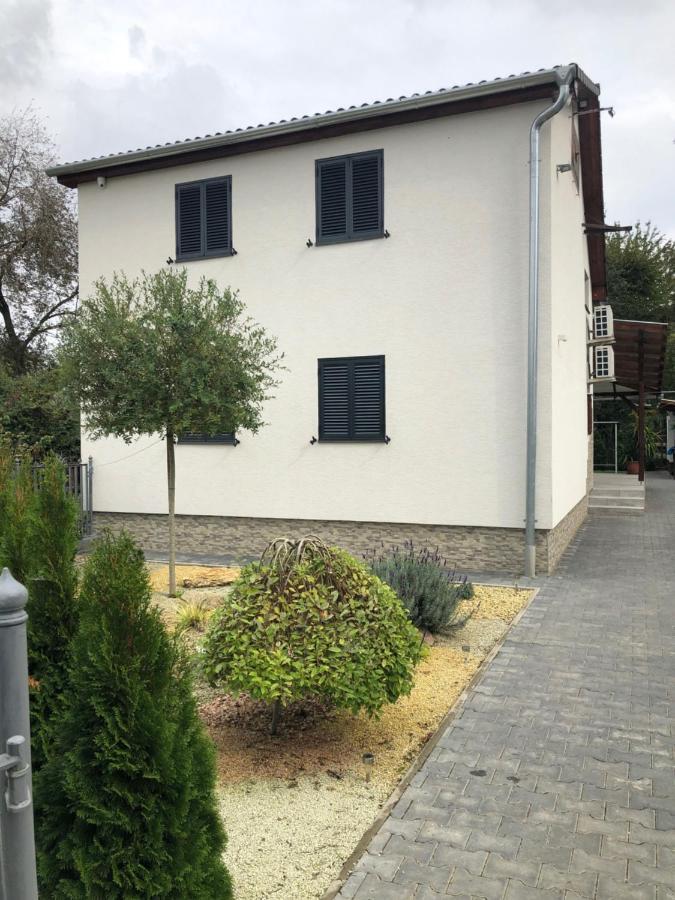 Siraly Apartman Hajdúnánás Екстериор снимка